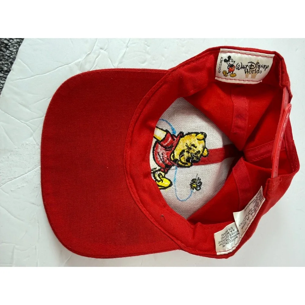 Vintage Walt Disney World Winnie the Pooh Red Snapback Hat Youth Disney Parks